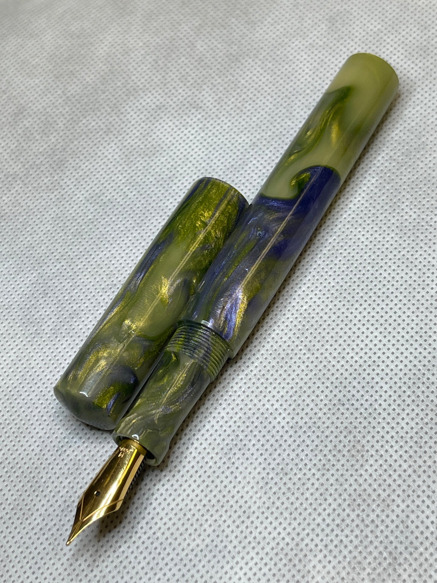 Mossy Blossom Fountain Pen (Peggy)