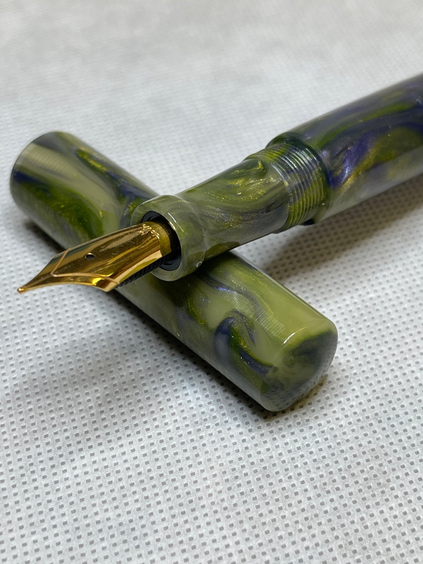 Mossy Blossom Fountain Pen (Peggy)