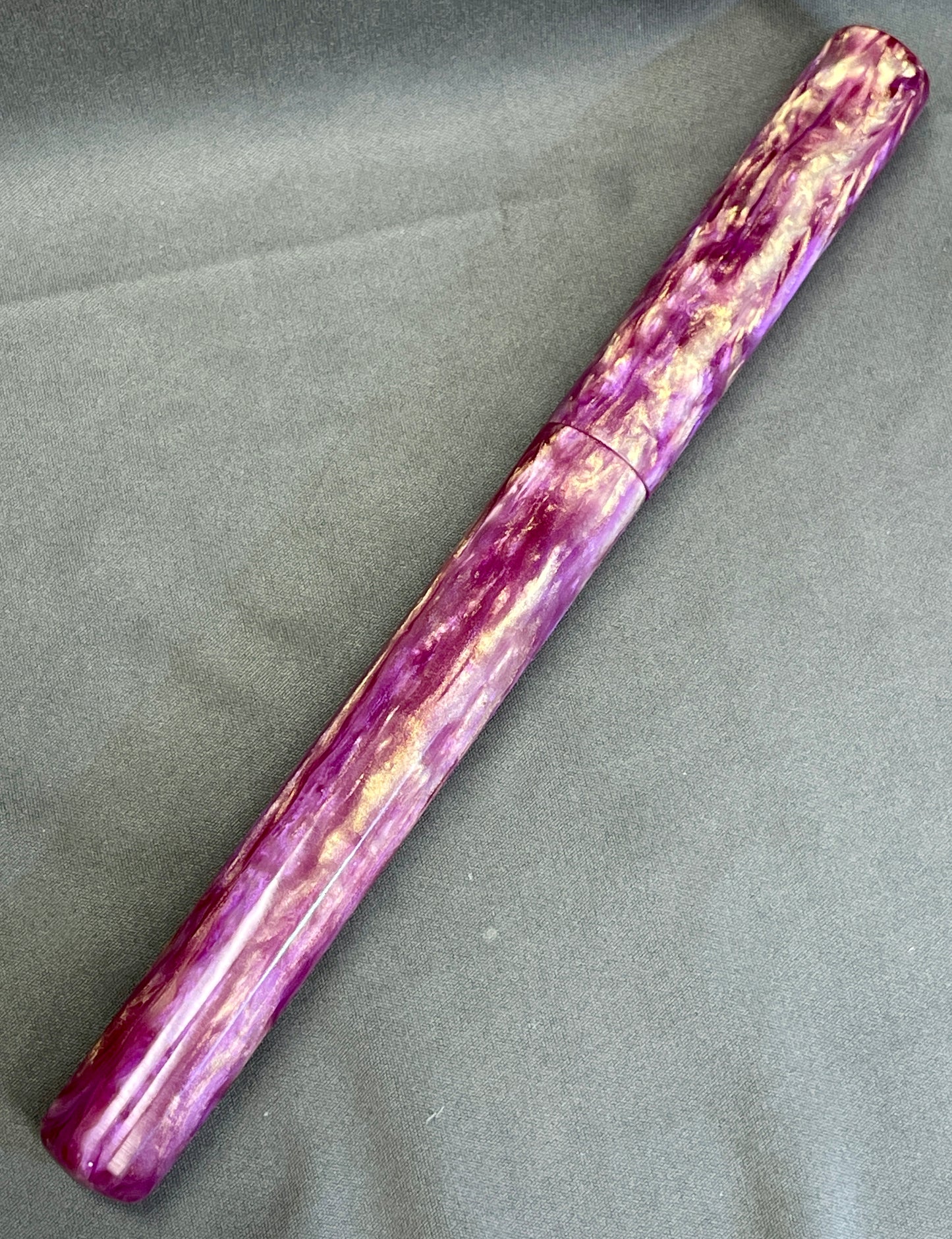 Z - Sangria Gold Pen