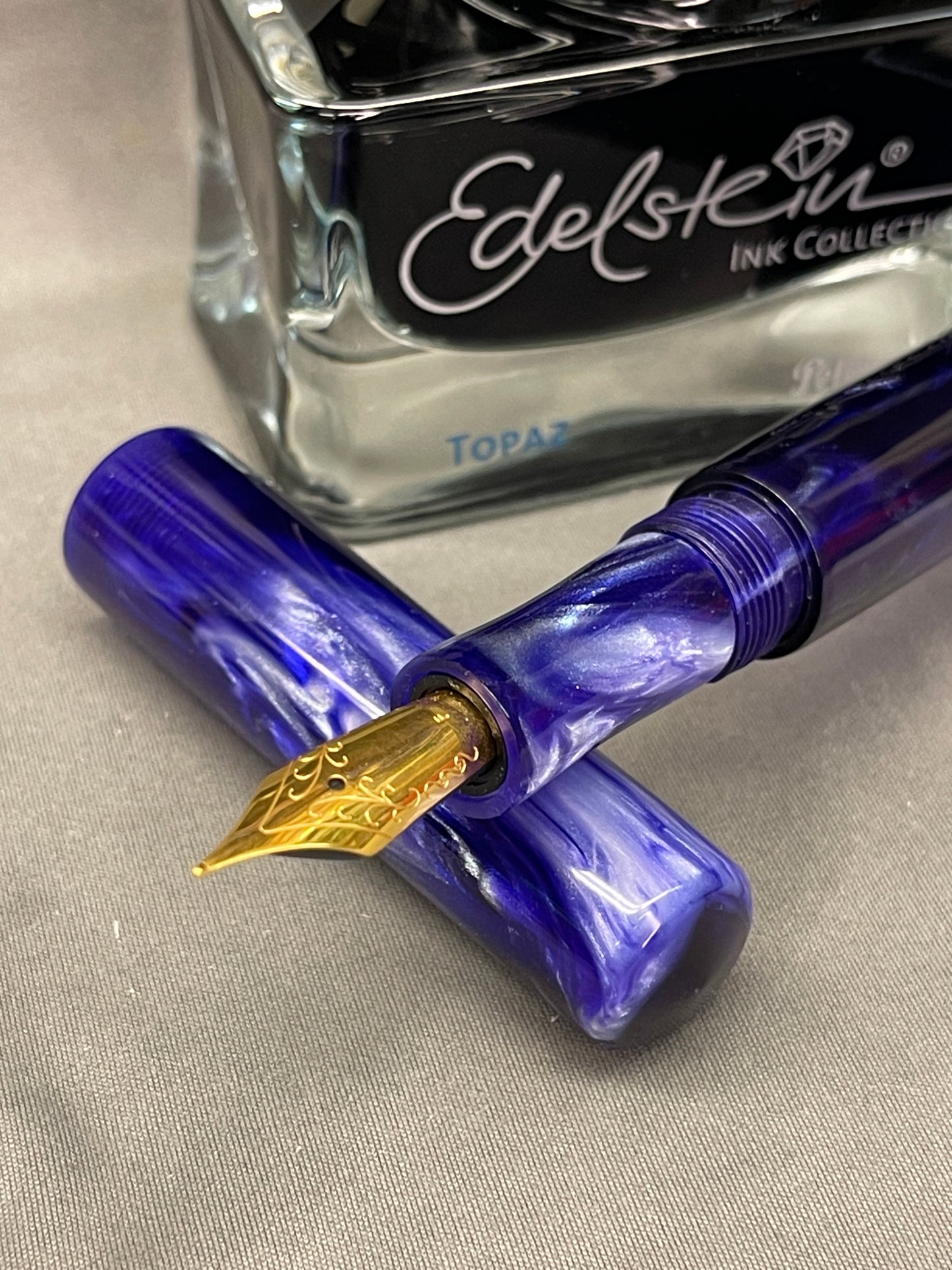 Z - The Sting Fountain Pen (Violet)