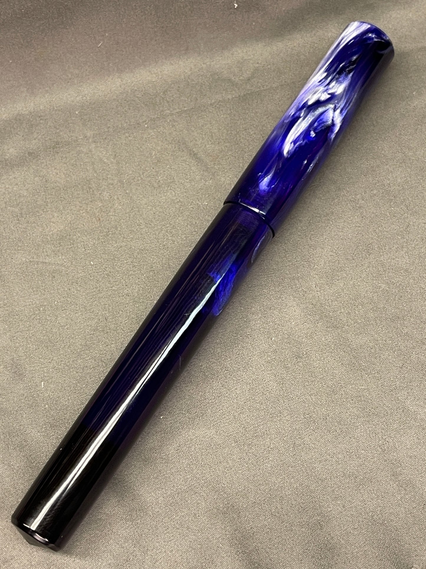 Z - The Sting Fountain Pen (Violet)