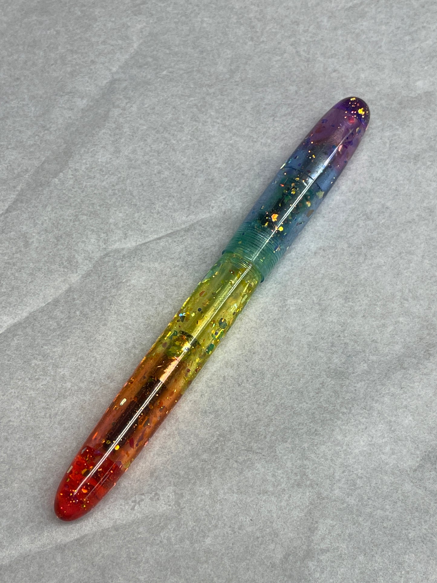 Z - Rainbow Glitter Fountain Pen (Diana)