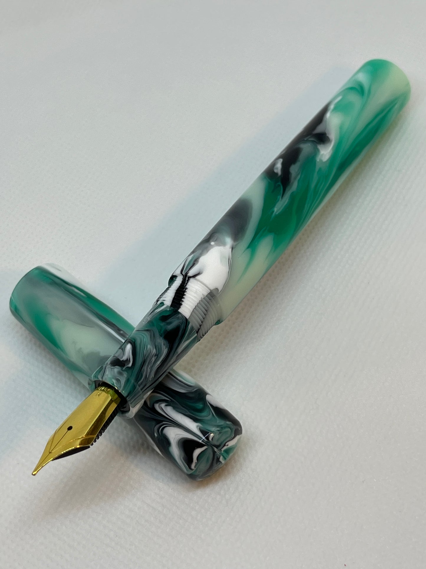 Betta Fight (Green) Fountain Pen