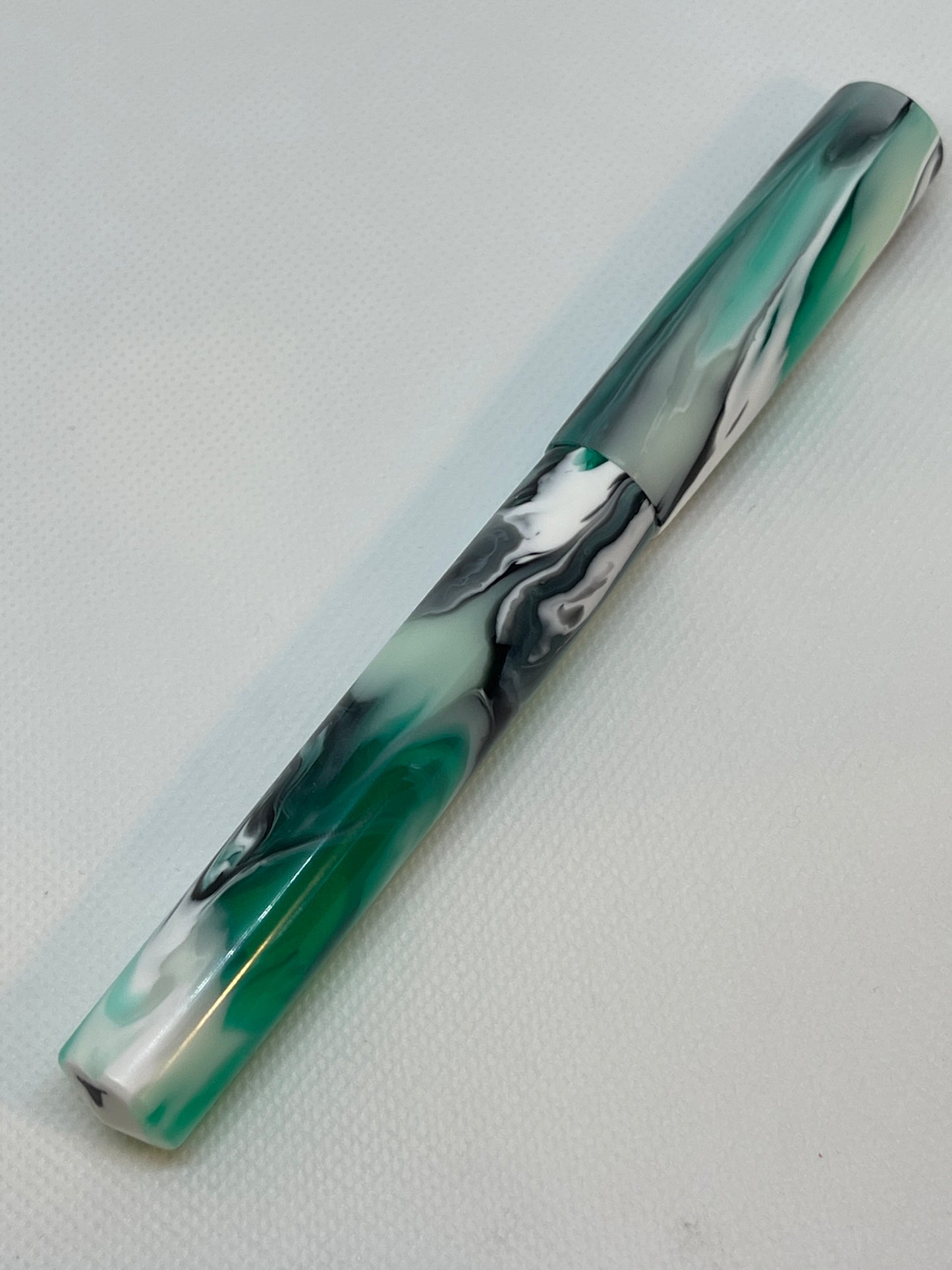 Betta Fight (Green) Fountain Pen