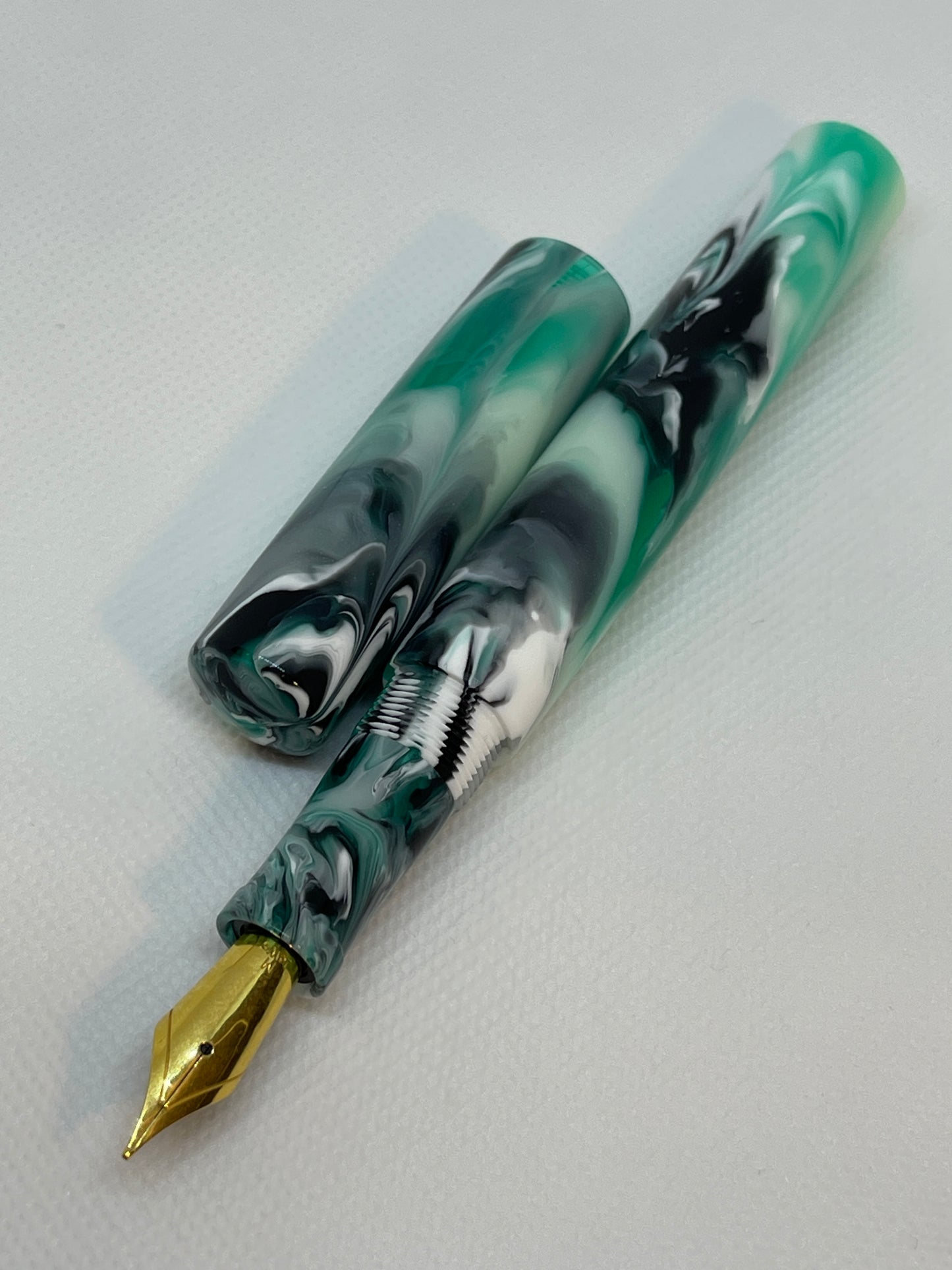 Betta Fight (Green) Fountain Pen