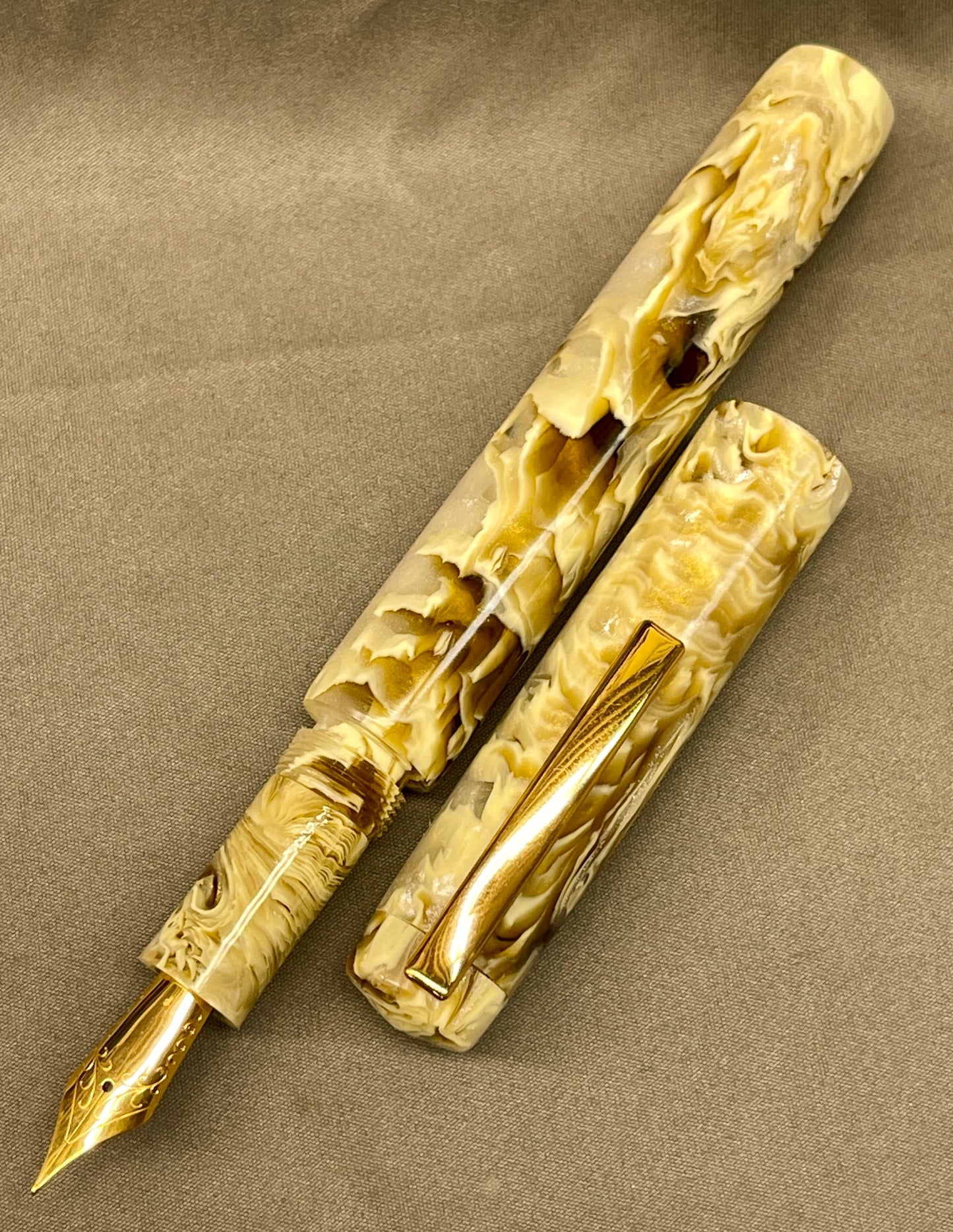 Z - Faux Musk Ox Pen with clip (Katherine)