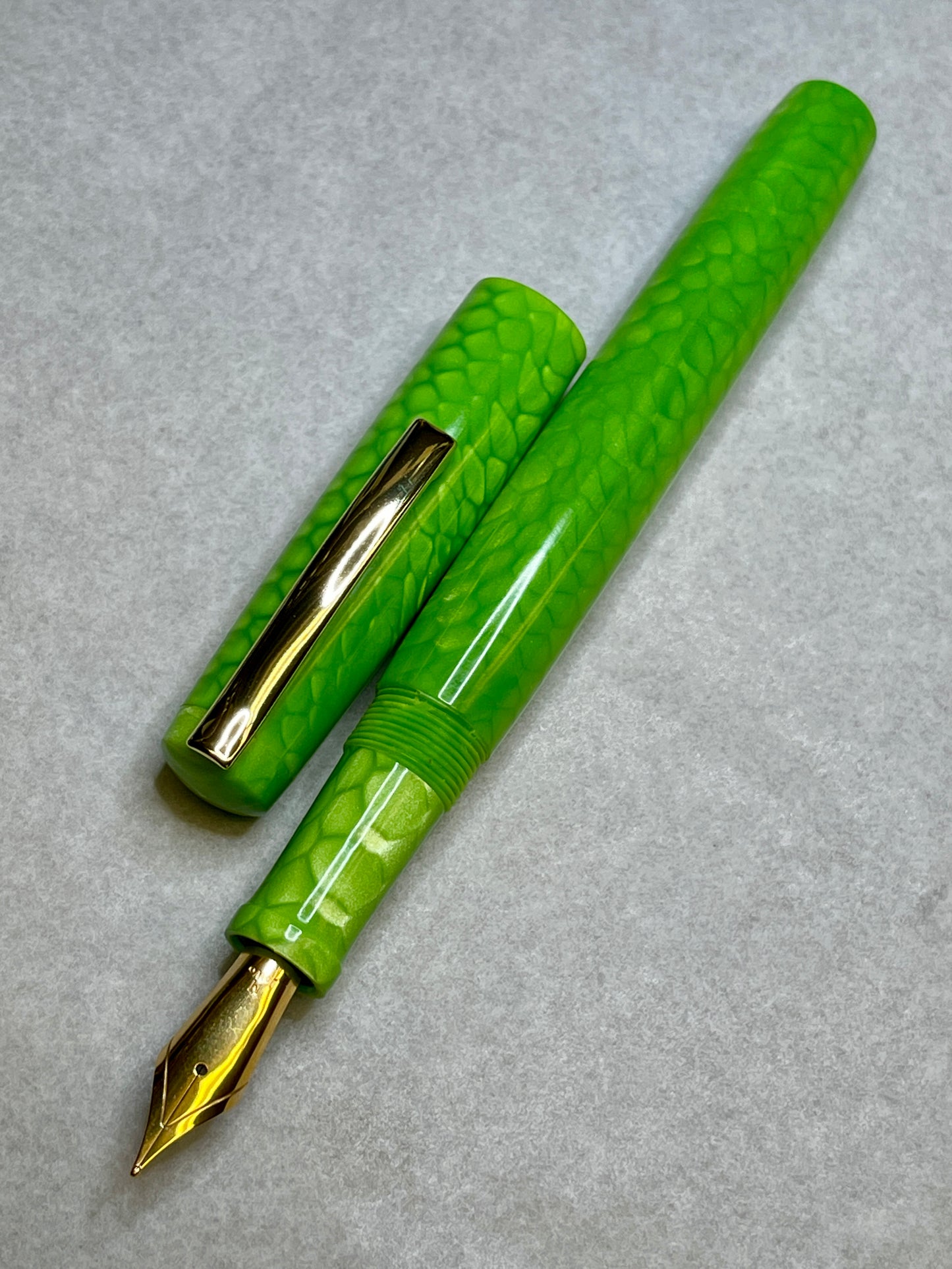 Juma Mamba Green Fountain Pen (Melanie)