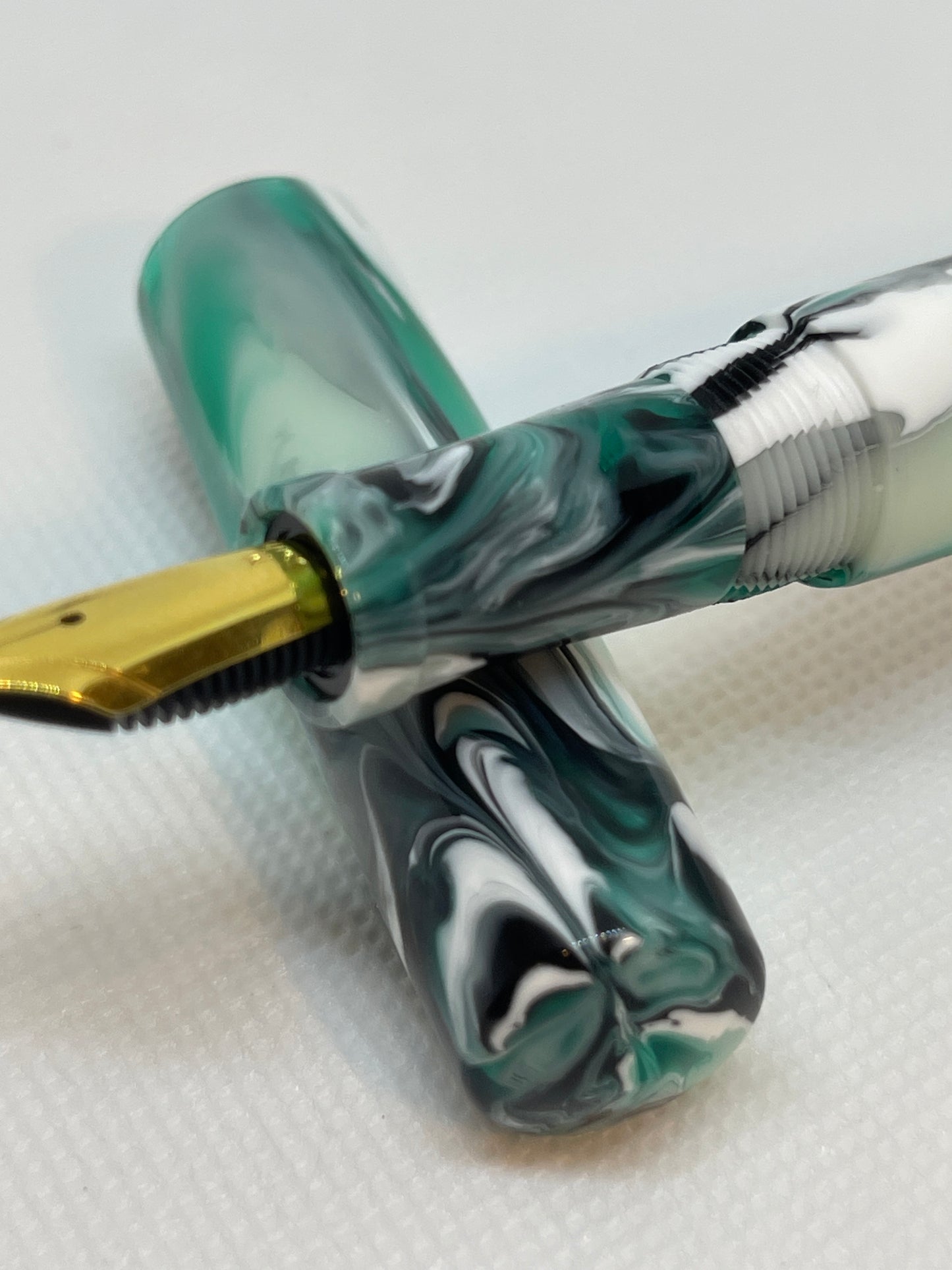 Betta Fight (Green) Fountain Pen