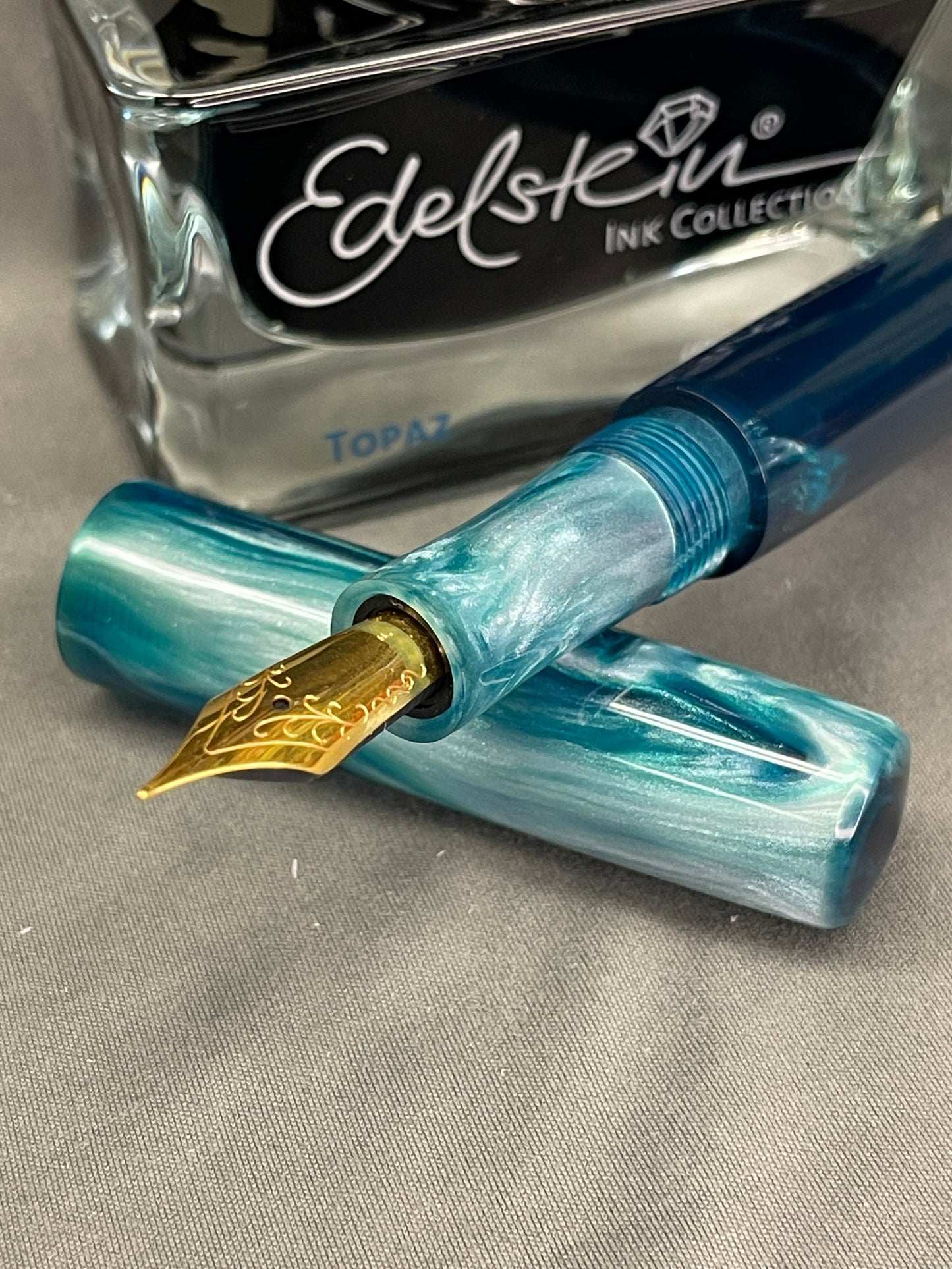 Z - The Sting Fountain Pen (Green)