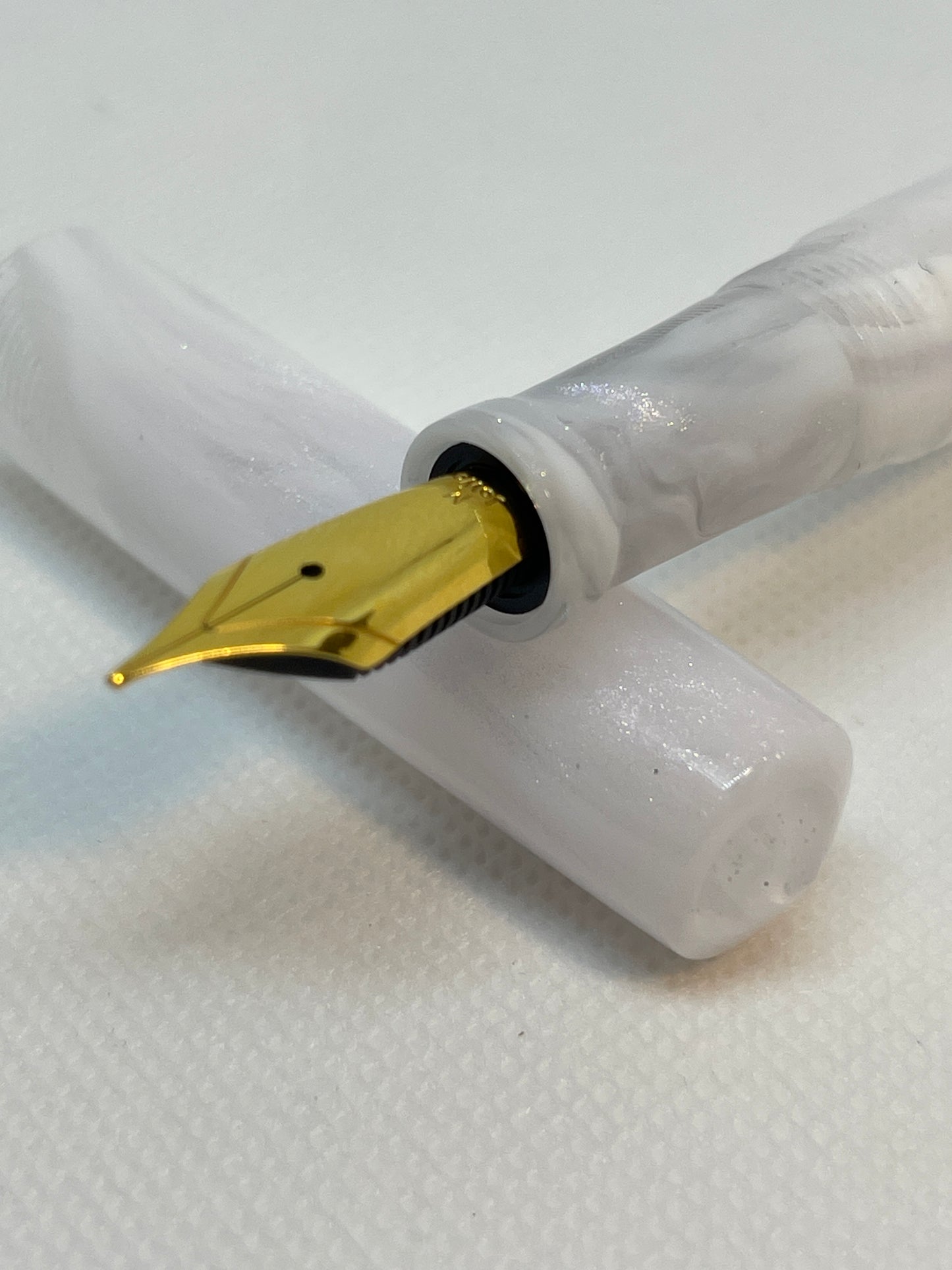Ghost White Fountain Pen