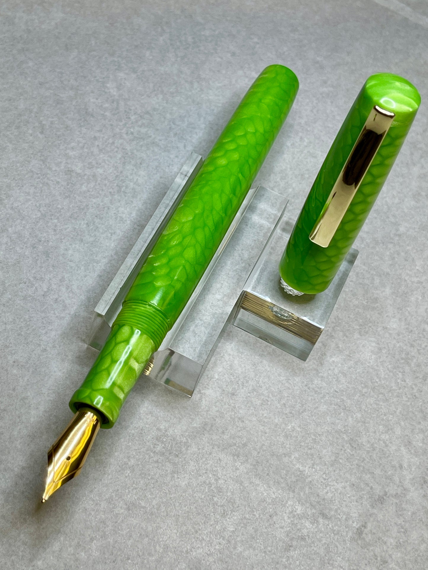Juma Mamba Green Fountain Pen (Melanie)