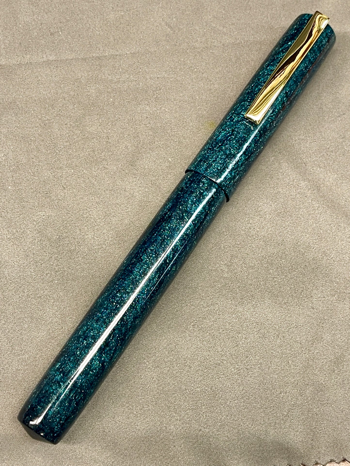Z - Deep Green Pearl Pen with clip