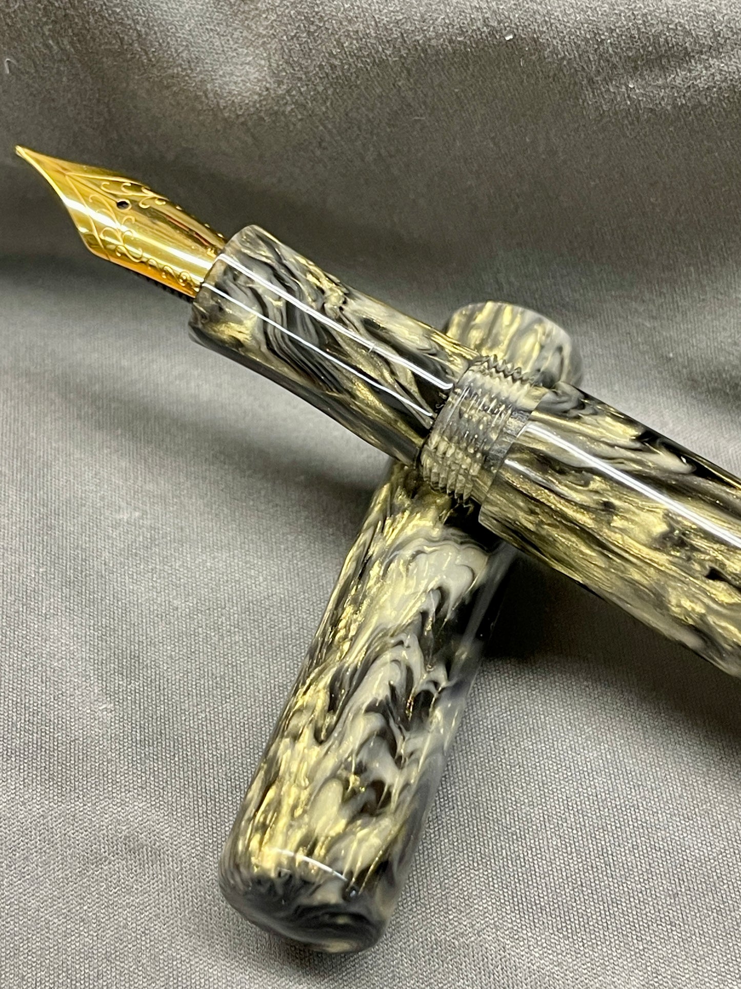 Z - Gold Abalone Pen
