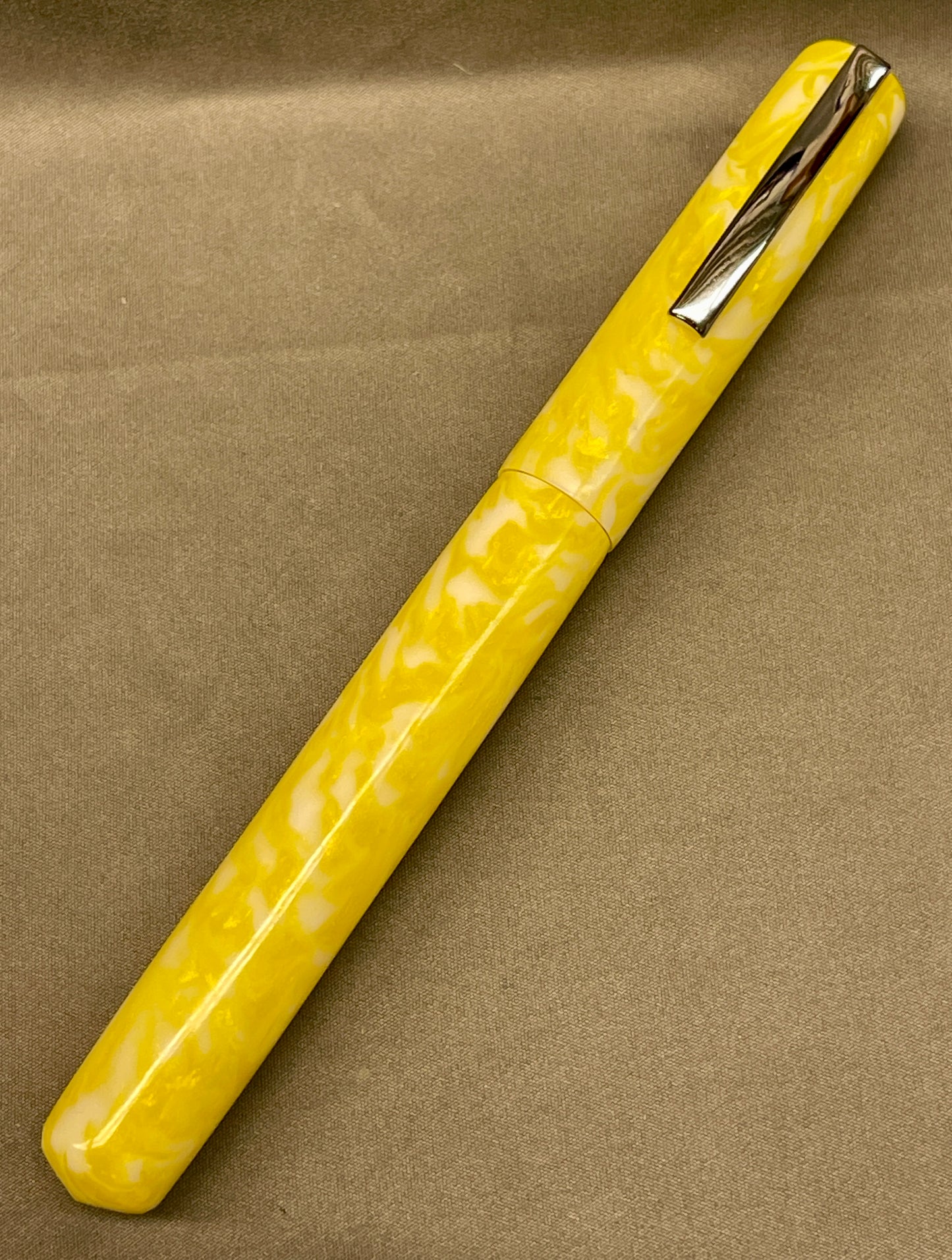 Daffodil Frost Pen with clip