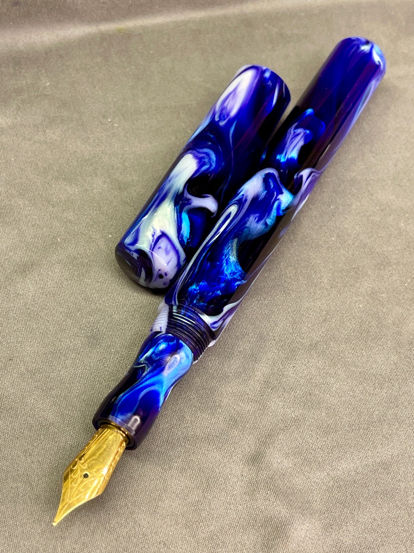 Z - Indigo Abalone Fountain Pen (Teresa)