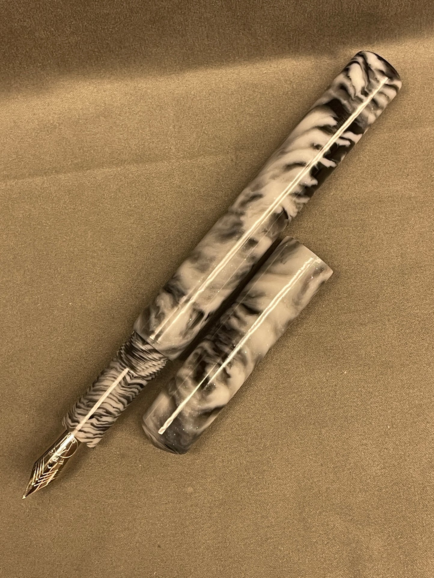 Arctic Shadow Pen