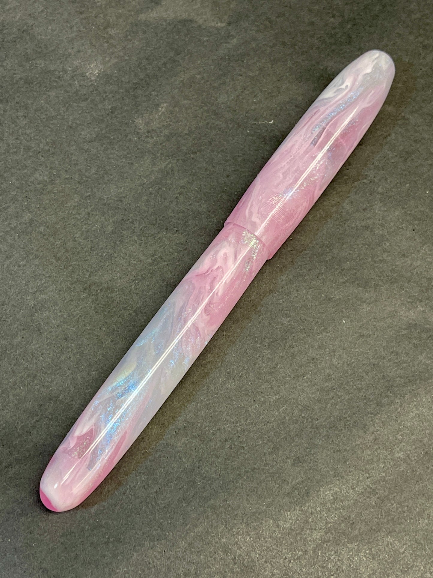 Rainbow Glitter Fountain Pen (Sarah)