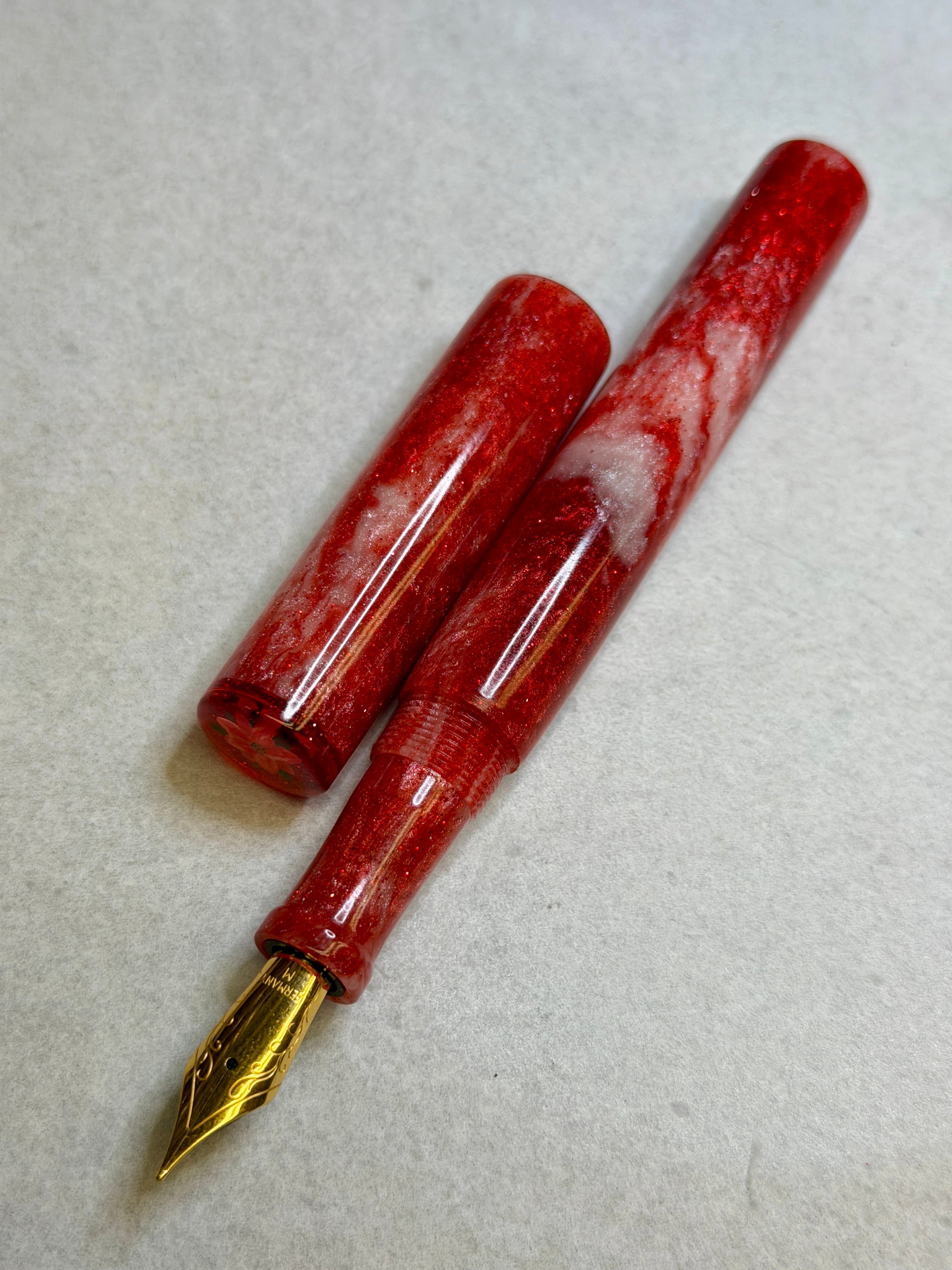 Poinsettia Alpha Fountain Pen