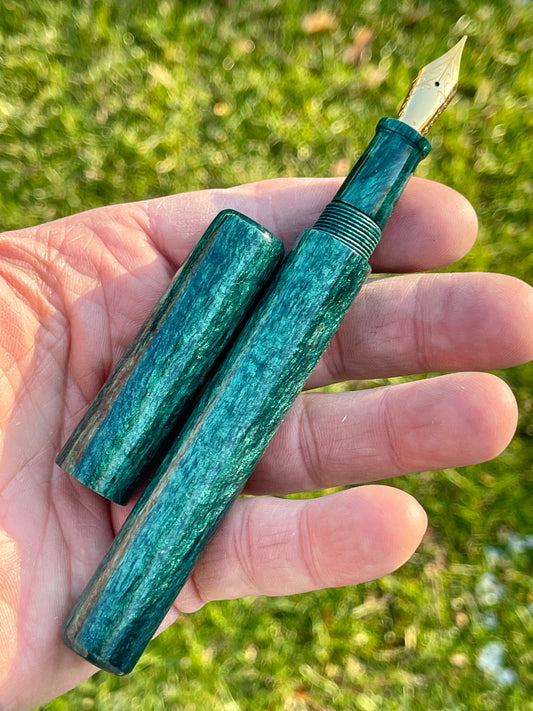 Z - Spruce Green Pearl Fountain Pen (Kelli)