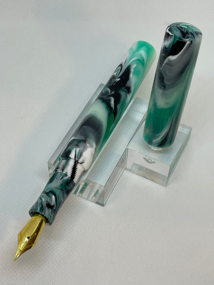 Betta Fight (Green) Fountain Pen