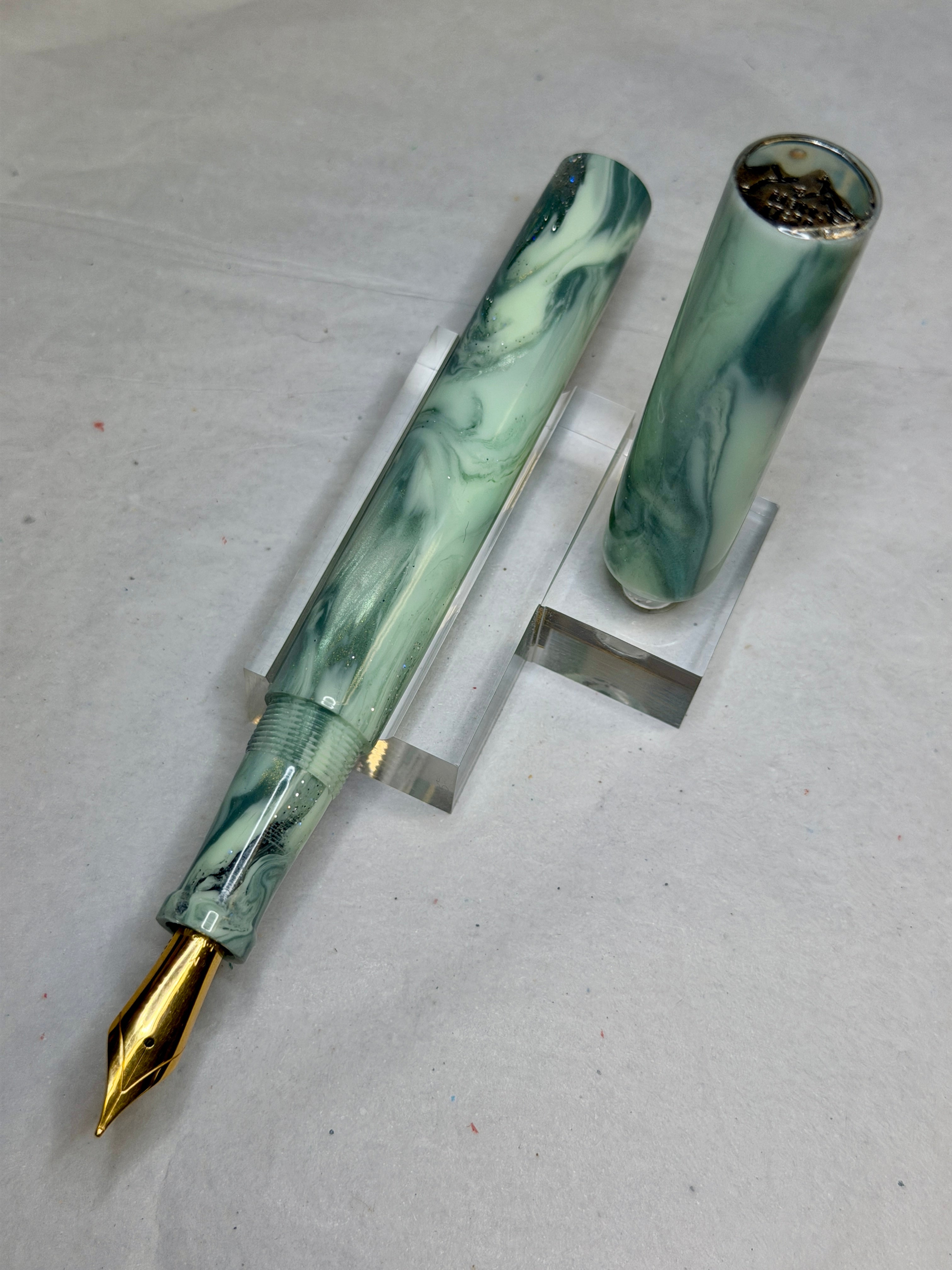 Spectral Glow Alpha Fountain Pen - Mustard Seed