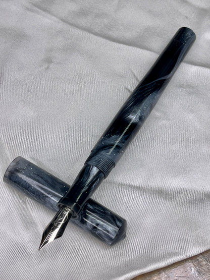 Z - Genesis Fountain Pen