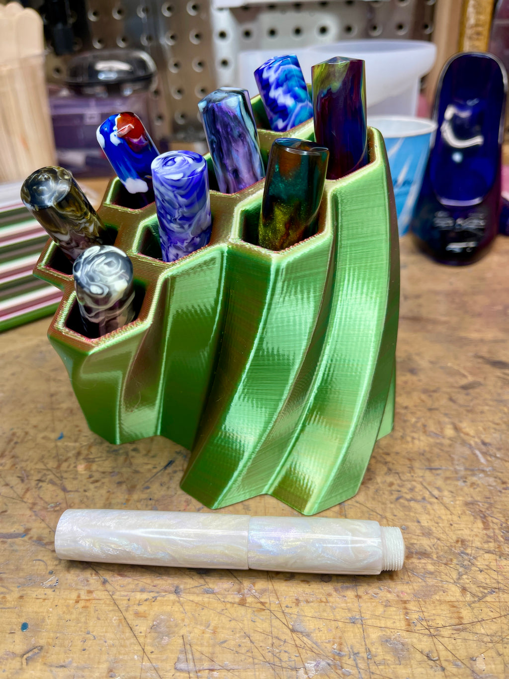 Small 3D Printed Color-Shifting Holder