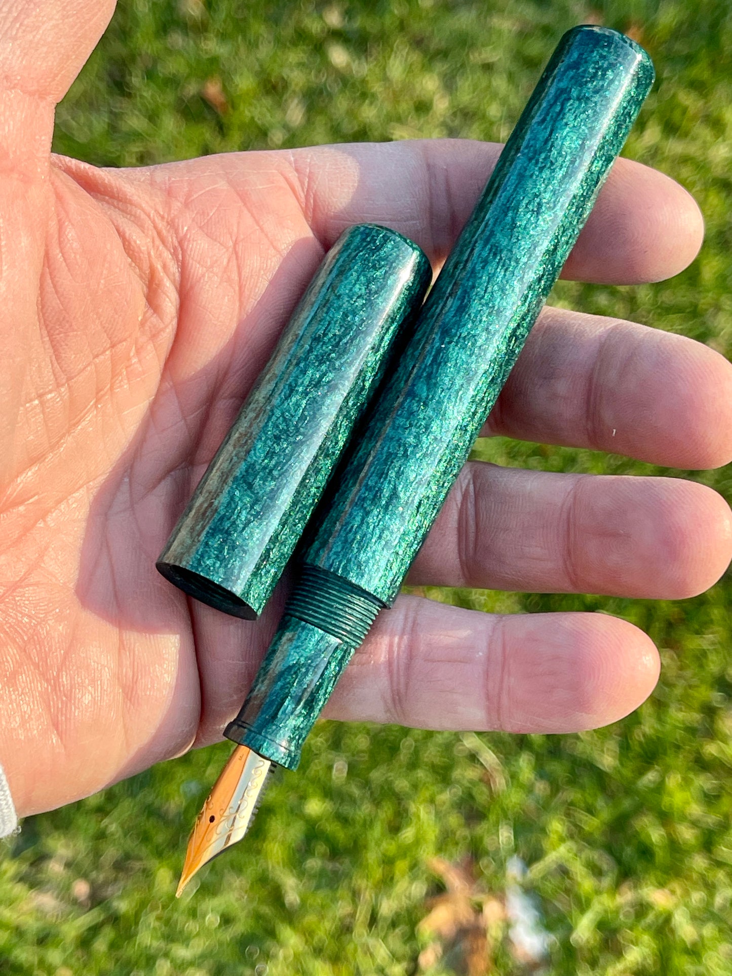 Z - Spruce Green Pearl Fountain Pen (Kelli)