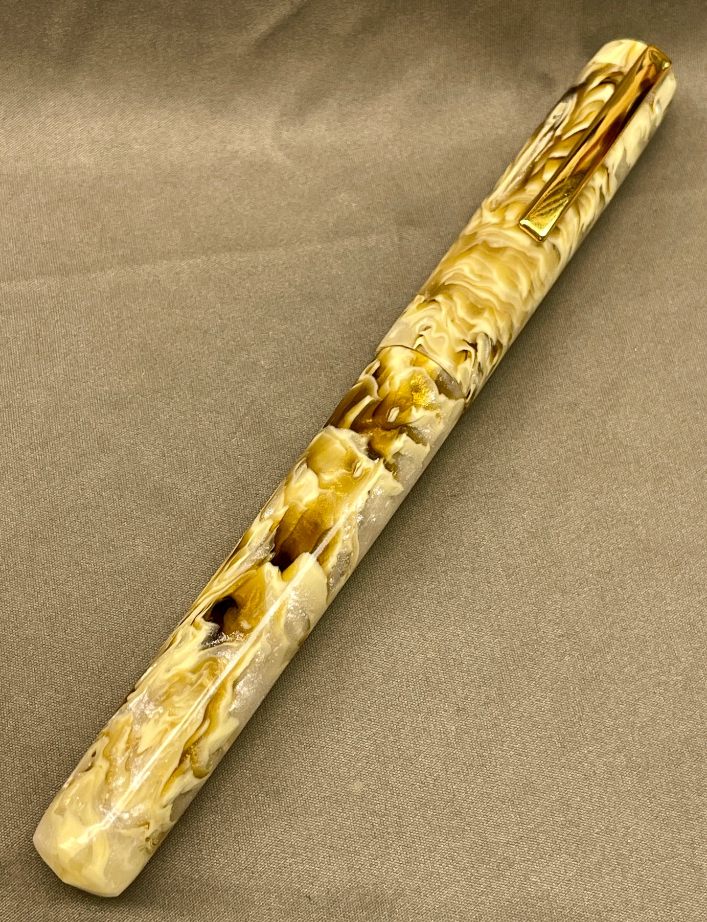 Z - Faux Musk Ox Pen with clip (Katherine)