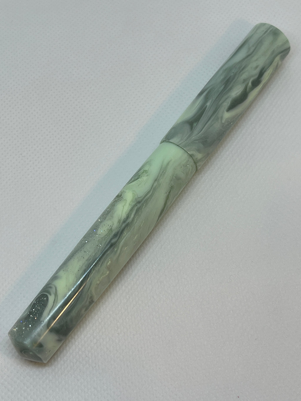 Spectral Glow Josephine Fountain Pen (Dawnie)