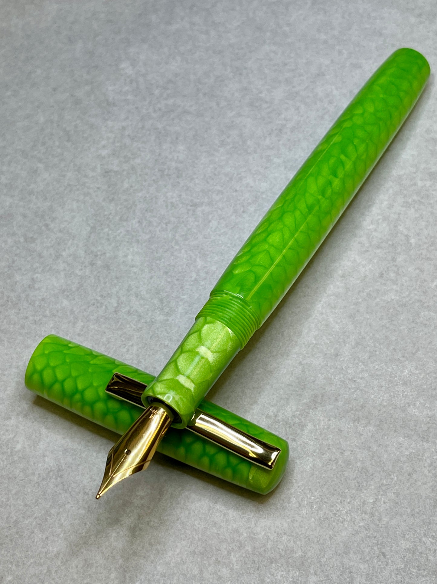 Juma Mamba Green Fountain Pen (Melanie)