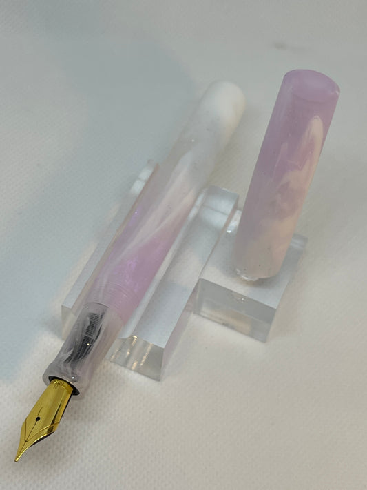 Ghost Lilac Fountain Pen