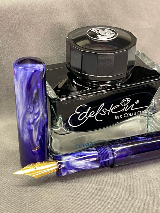 Z - The Sting Fountain Pen (Violet)
