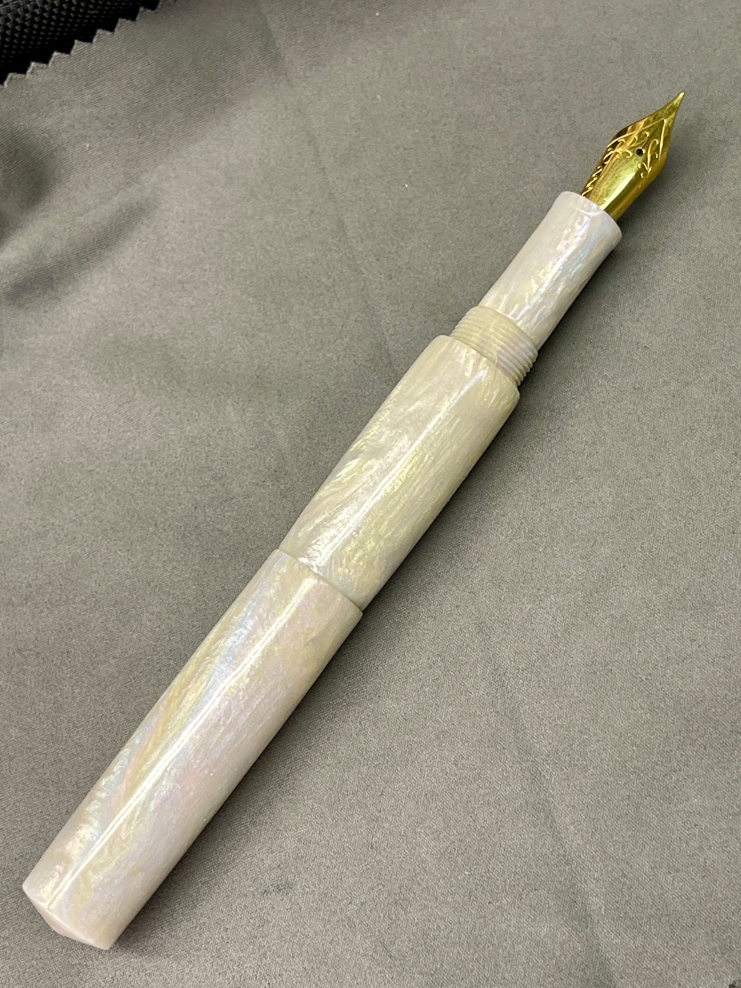 Z - Opaline Pocket Fountain Pen