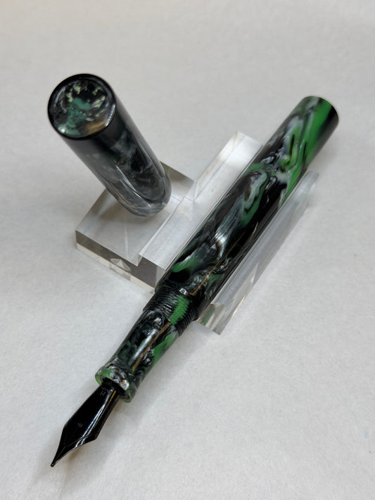 Z - Bride of Frankenstein Fountain Pen (Issa)