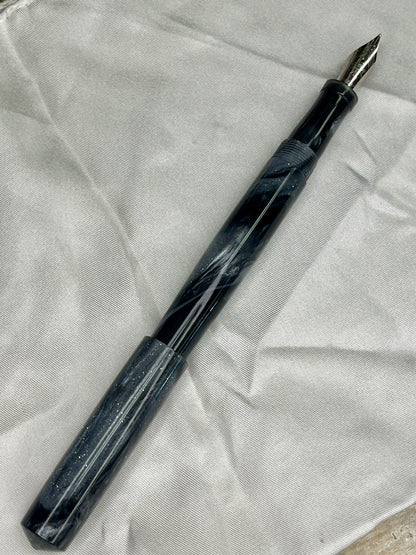 Z - Genesis Fountain Pen