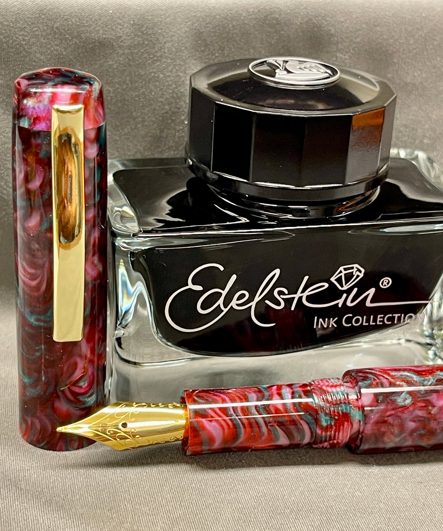 Z - A Thorn Between 2 Roses Pen with clip (David)