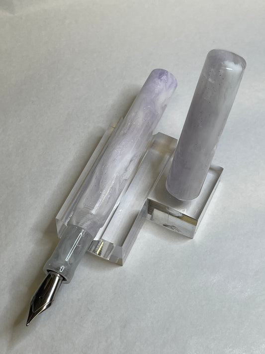 Ghost Lilac Fountain Pen