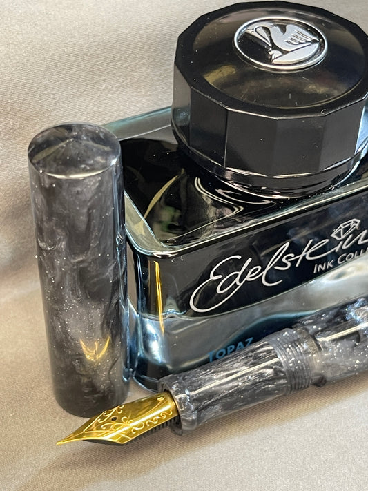 Z - Genesis 0:0 Fountain Pen