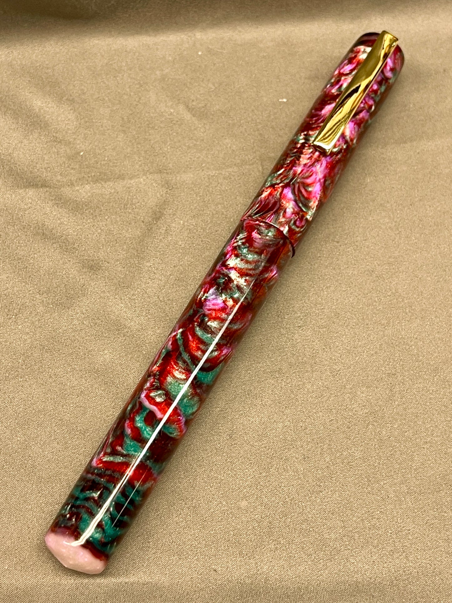 Z - A Thorn Between 2 Roses Pen with clip (David)