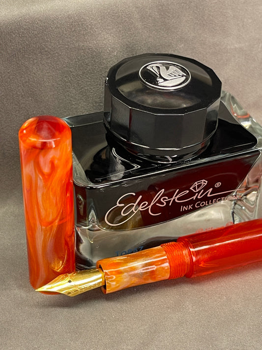 The Sting Fountain Pen (Orange)