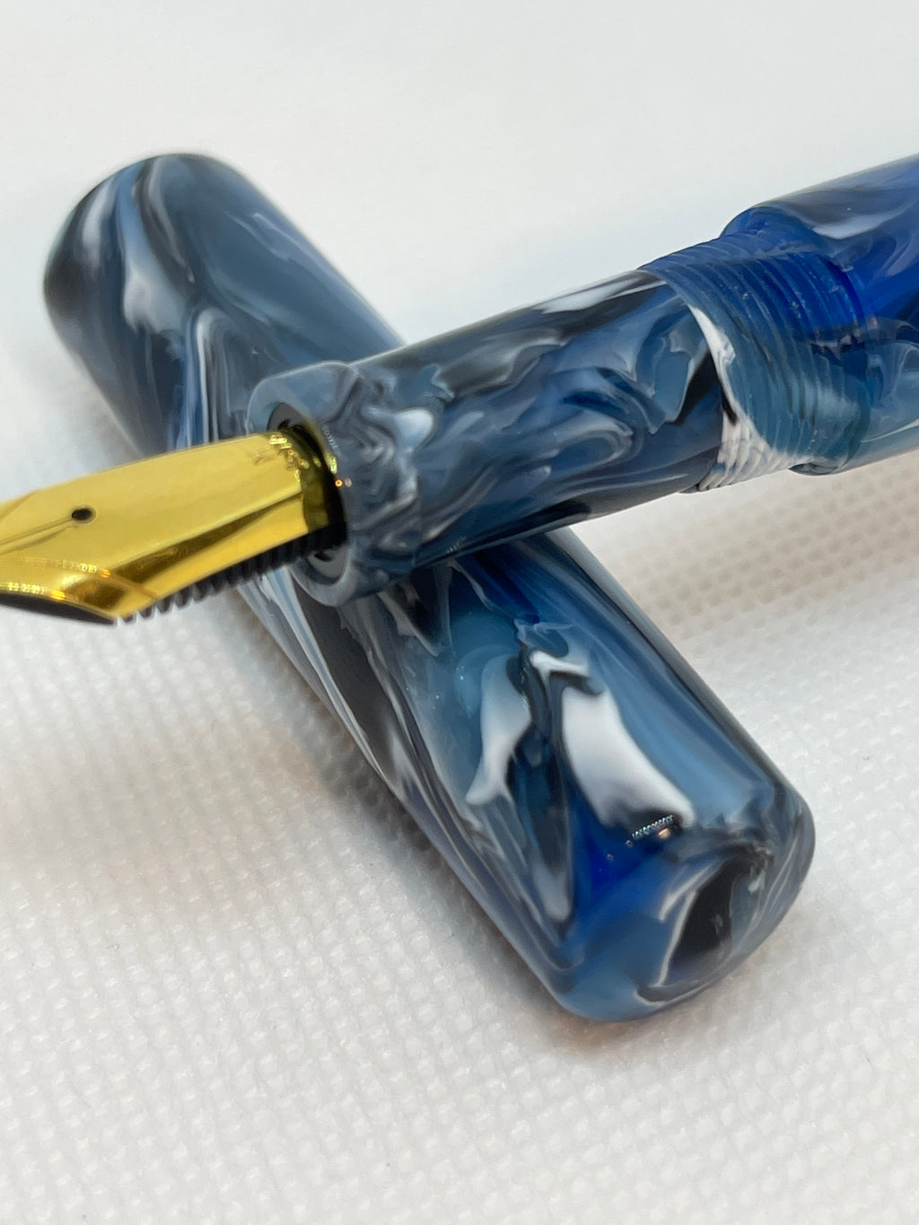 Betta Fight (Blue) Alpha Fountain Pen