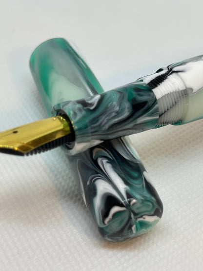 Betta Fight (Green) Fountain Pen