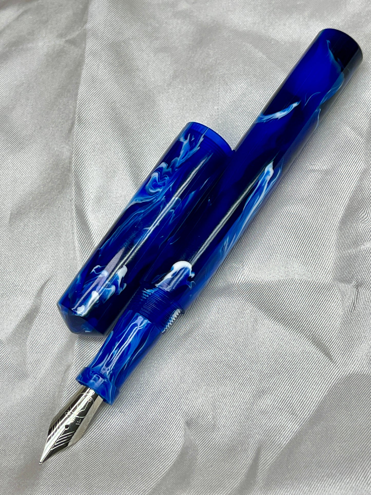 Z - Akula Fountain Pen