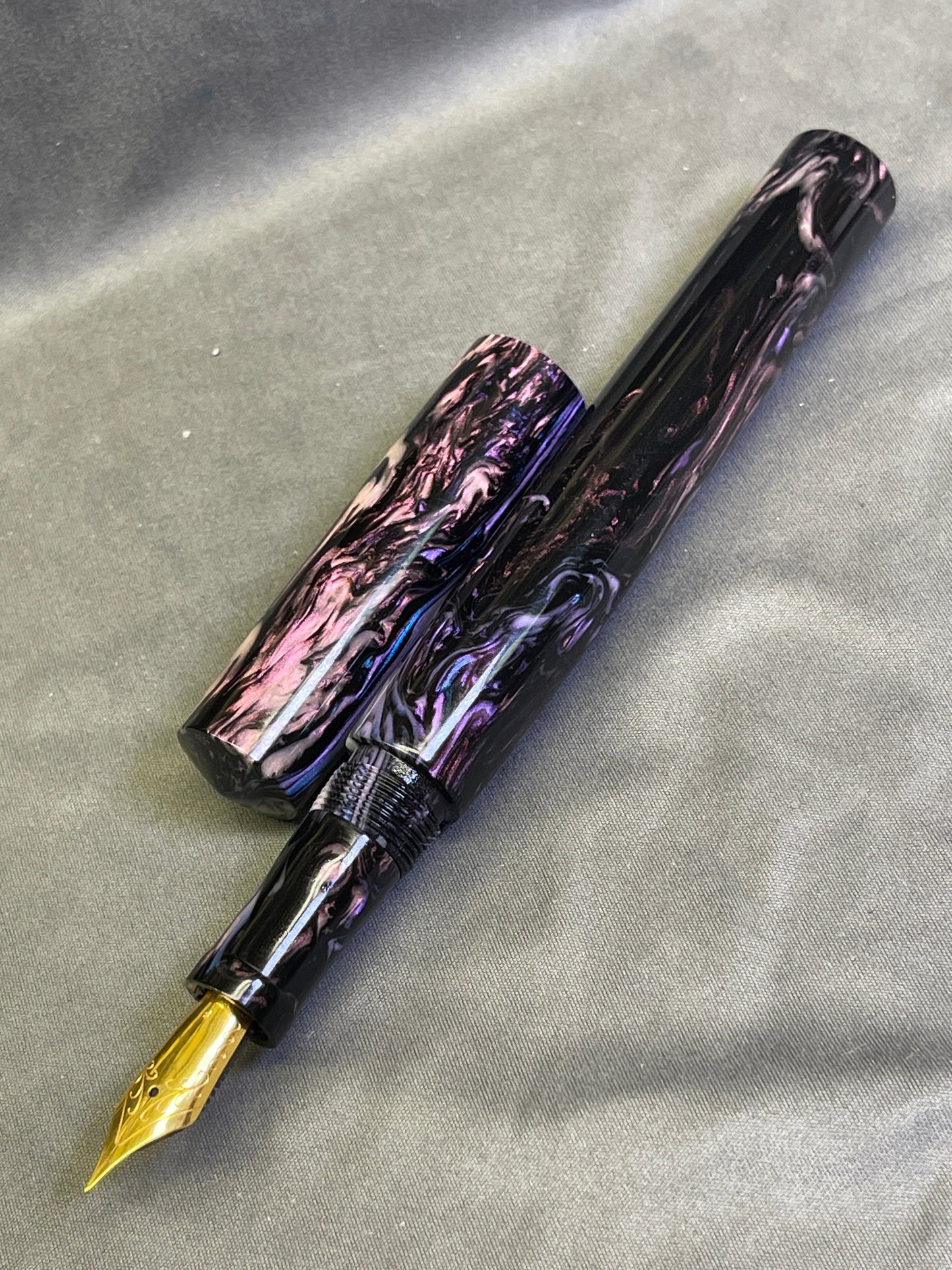 Z - Dark Side of Abalone Fountain Pen
