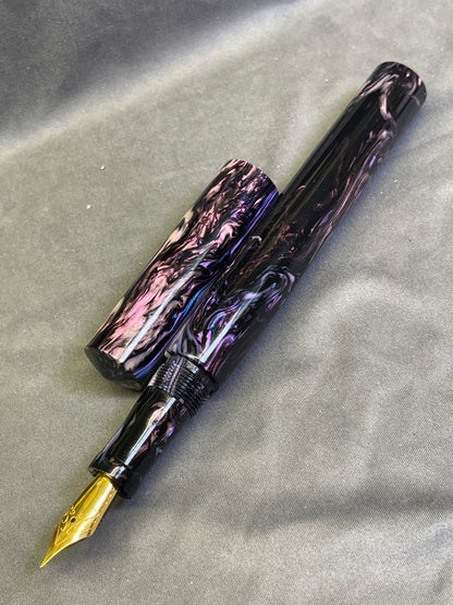 Z - Dark Side of Abalone Fountain Pen