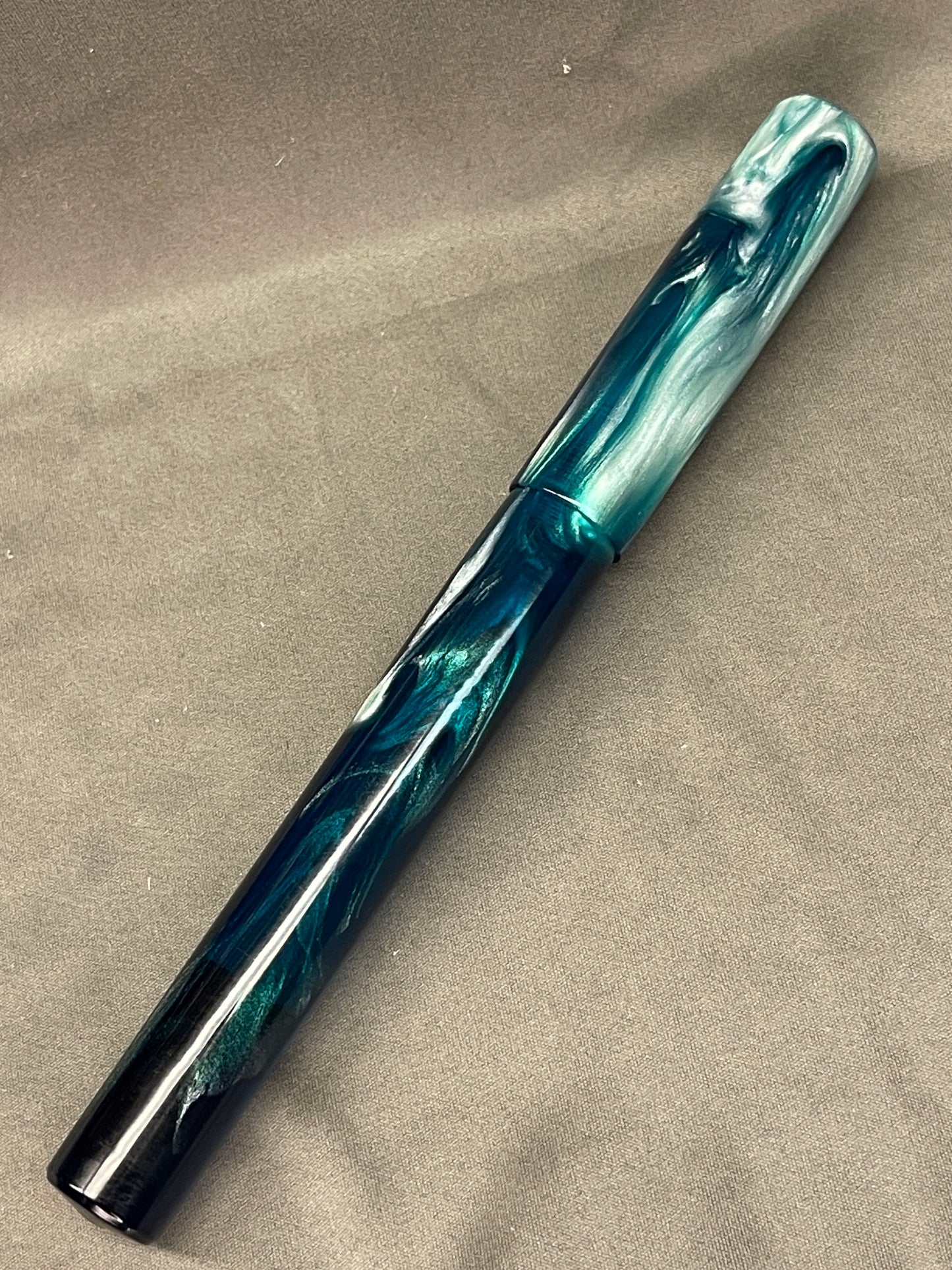 Z - The Sting Fountain Pen (Green)