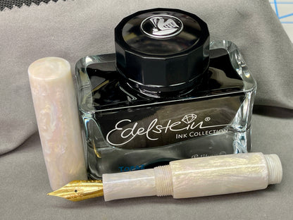 Z - Opaline Pocket Fountain Pen