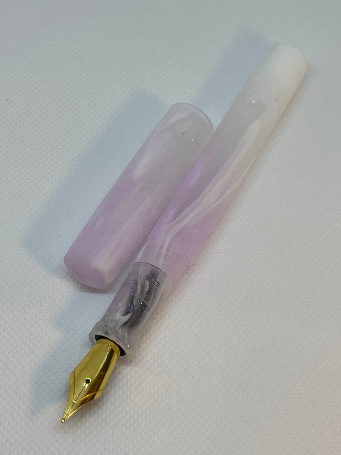 Ghost Lilac Fountain Pen