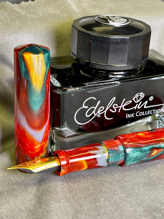 Elf on a Shelf Fountain Pen